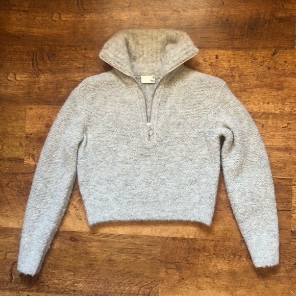 ARITZIA Wilfred Free: Grey Cropped 1/4 Zip Sweater - Picture 1 of 3